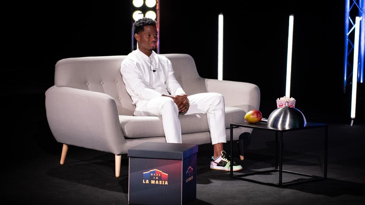 A man stretches his knee while wearing a shirt that says quot knee ... Ansu Fati: Anak Emas Barcelona yang Berjuang Lawan Cedera