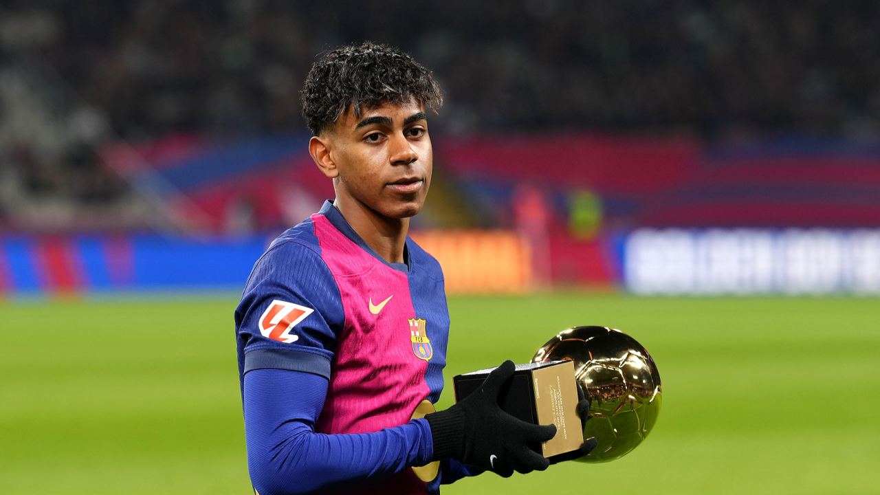 Lamine Yamal wins The Youngest Award at Golden Boy 2023 Lamine Yamal: Bocah Ajaib, Anak Emas Barcelona Penerus Messi?