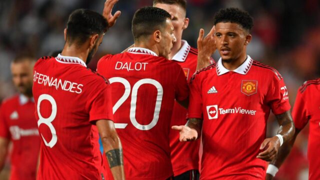 Krisis Bek Man United Yoro Cedera Amorim Sinyal Rekrut Pemain Baru