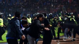 Insiden Lagi saat Arema Main di Kanjuruhan Lagi Menuai Sorotan
